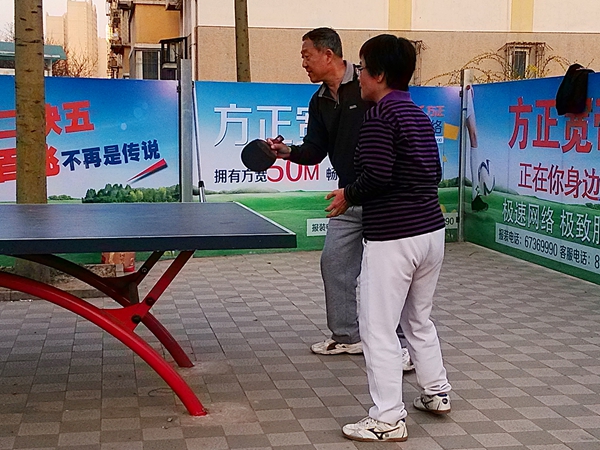 小区乒乓球场地换新颜