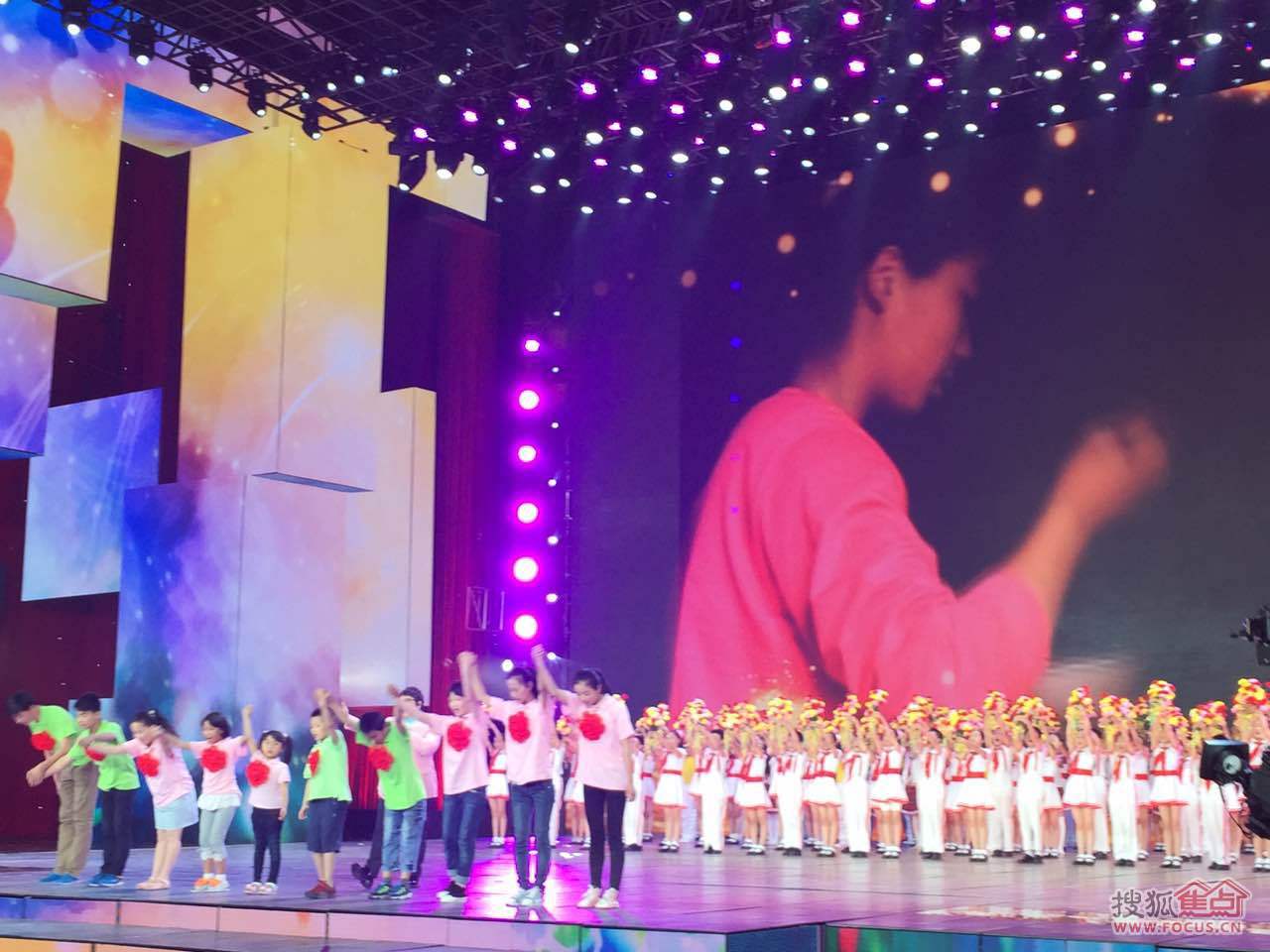 2015央视六一晚会《欢乐的节日》现场直播