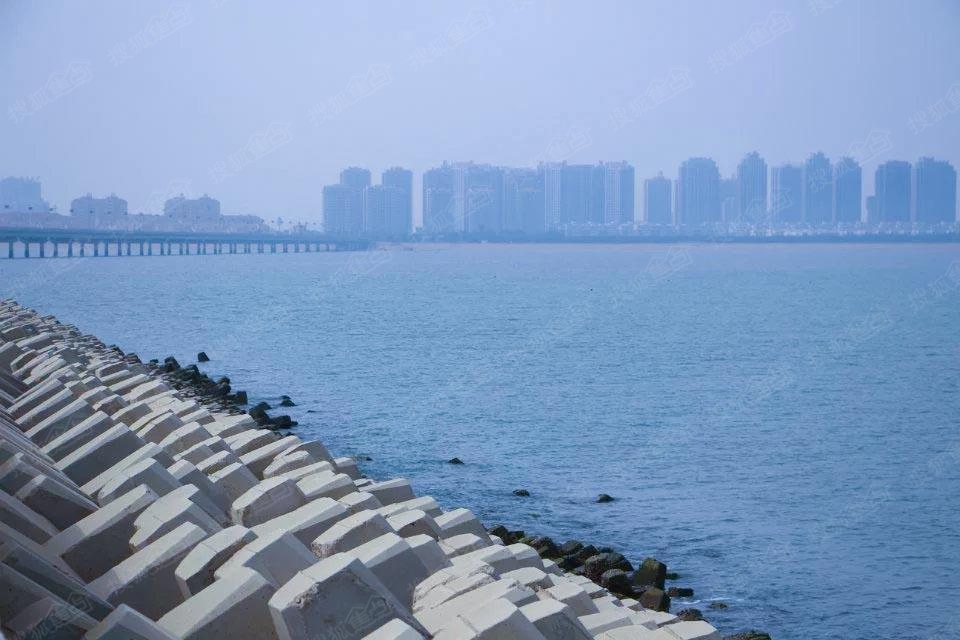 连理岛位于烟台市海阳,连接万米海阳金沙滩,2012年亚洲沙滩运动会室外