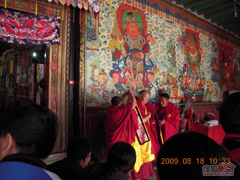 年轻的90后大活佛——十一世班禅额尔德尼·确吉杰布_诺布_典礼_西藏地区
