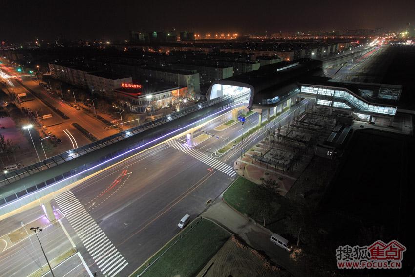 图:最新大兴线西红门站夜景
