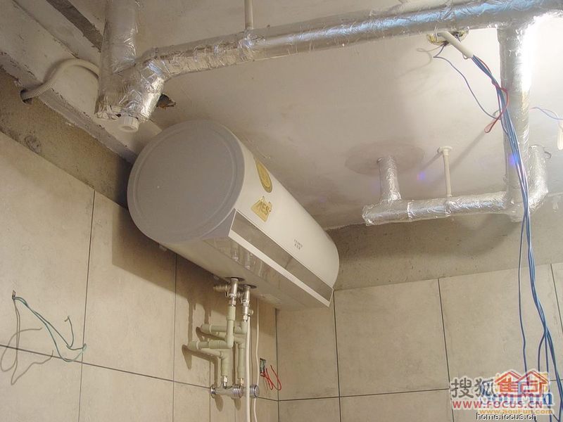 热水器水口离墙上水口太近无法焊接ppr接管(这样的安装同样增加了材料