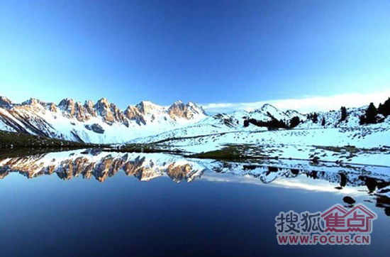 拍照怎么拍出水中倒影 a_75474343.jpg