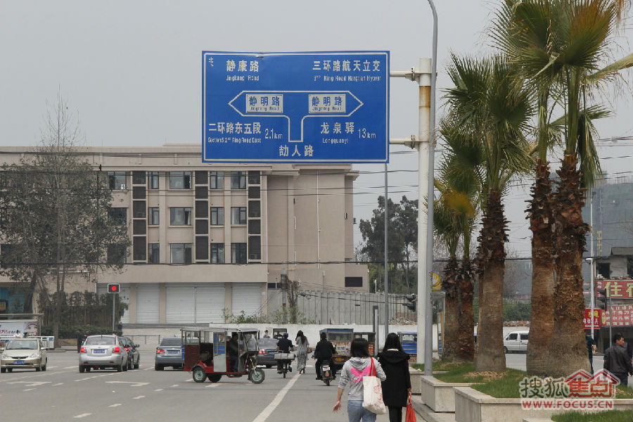 沙河堡医院,貌似还没开始营业,不过有这么大家医院,还是比较放心的