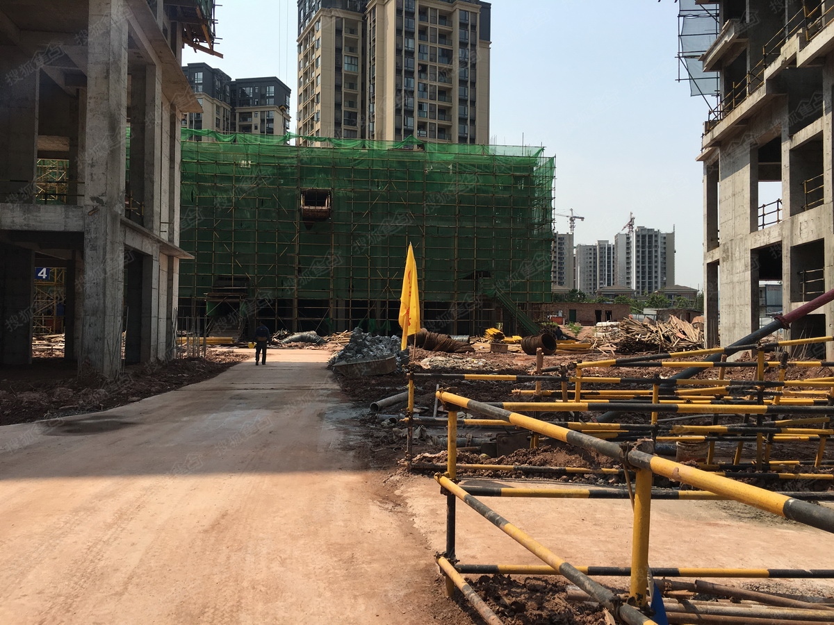 华美翡丽山楼盘施工进度图