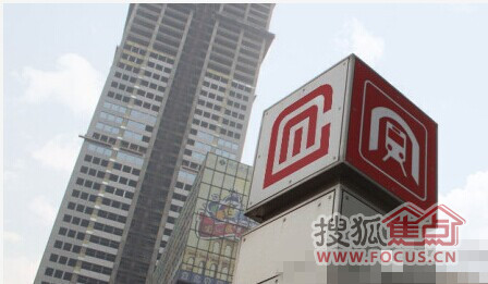 常州地铁入口标志已经在武进万达竖起来啦!