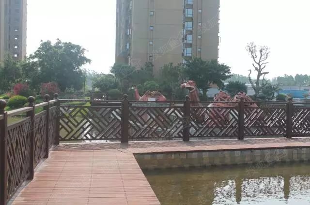 b_380859078.jpg