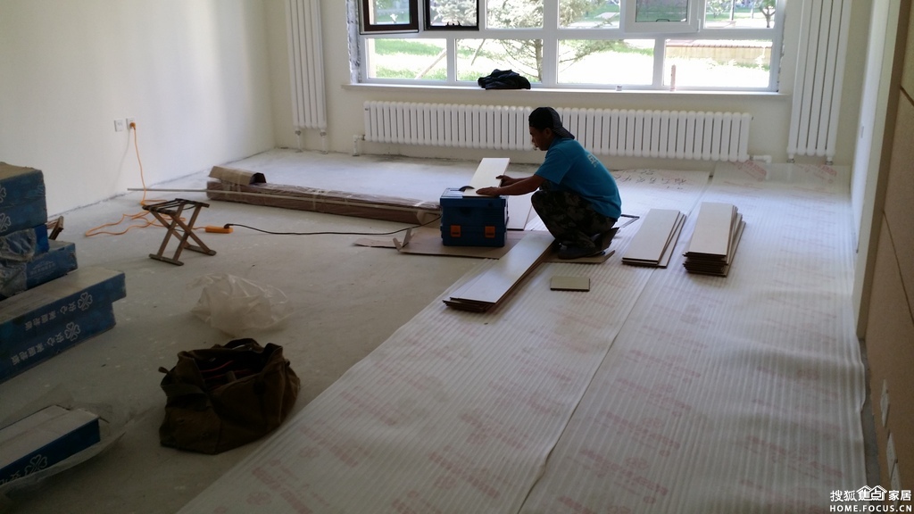 b_374118976.jpg