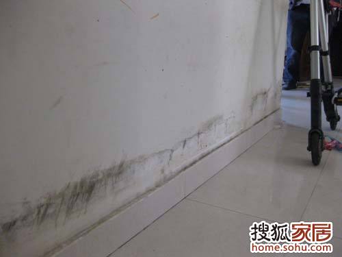 卫生间渗水怎么解决 a_65056937.jpg
