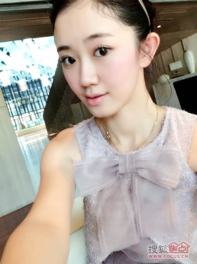 我们的文化旅游城是打造城市的文化中心,借助展示中心场馆,大型娱乐、文艺活动都可以开展;都市的休闲中心,有海洋公园、儿童主题馆、室外公园都有;10万平米的大型商业中心荟萃国内外一流品牌美食餐厅;城区学校,医院,酒店,滨湖酒吧设施配套齐全,一站式生活体验,应有尽有啦。 此次万达的开盘时间是什么时候,会先推出怎么的楼盘呢?