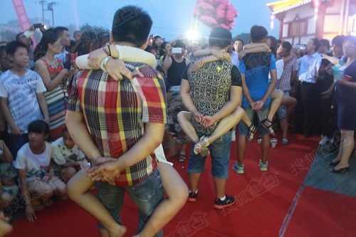 金华接吻大赛图片