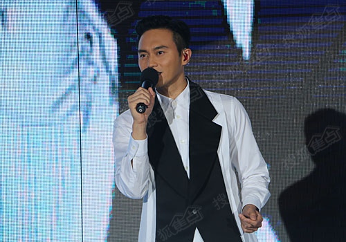 香港巨星张智霖登场演出