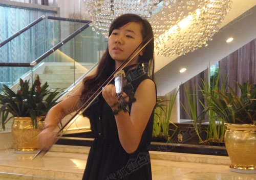 小提琴演奏点热气氛