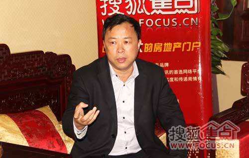天龙集团董事长_国岳集团董事长图片(2)