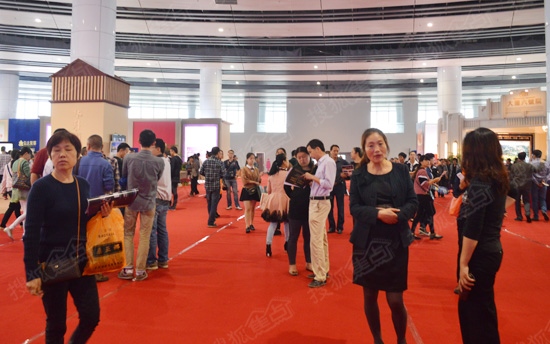 绍兴市第十四届房博会在镜湖奥体中心体育会展馆正式拉开了帷幕