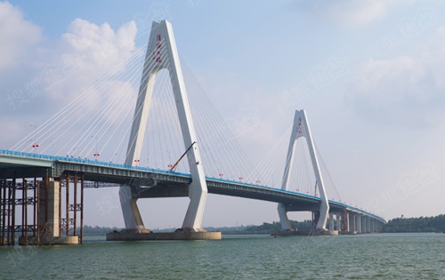 已建成通车的文昌清澜大桥