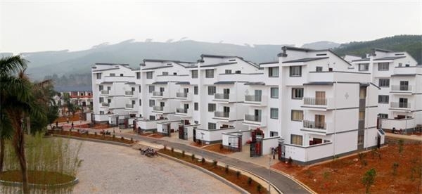 农村如今竟住这样的小区你还别墅在重庆?别墅蜗居大门深圳图片