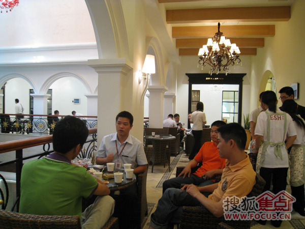 经销商与伊莎业务经理咨询合作问题 经销商与伊莎业务经理咨询合作问题
