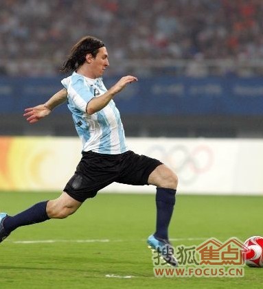 足球明星24号_高清 黑白 贝克汉姆