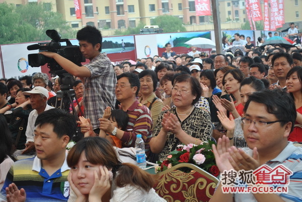 台上台下互动环节气氛融洽