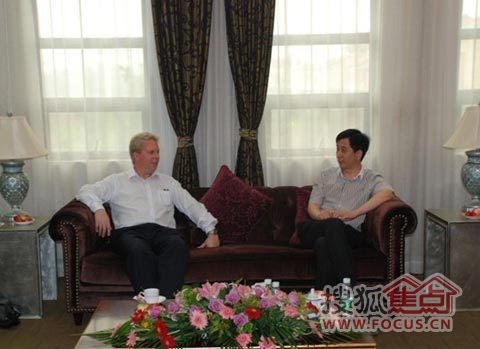 明月集团董事长李顺祥先生与新西兰国会议员托尼先生进行会晤 明月集团董事长李顺祥先生与新西兰国会议员托尼先生进行会晤