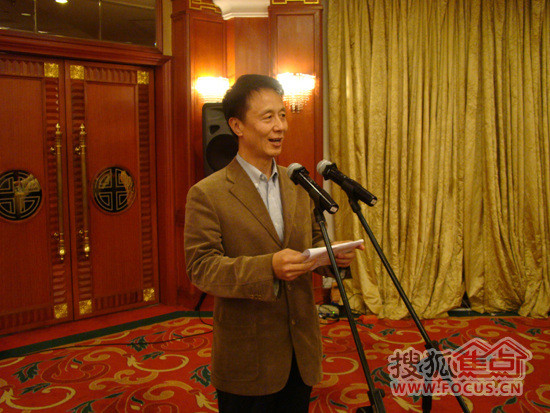 辽宁省家具协会理事长祖树武在酒会上致辞 辽宁省家具协会理事长祖树武在酒会上致辞