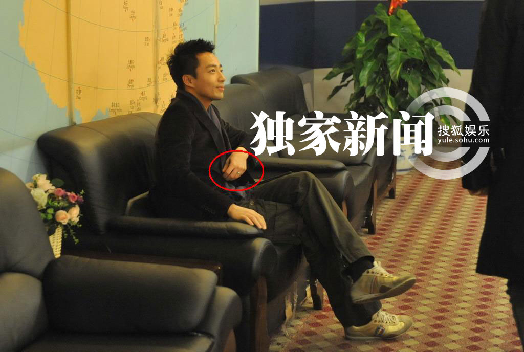 汪小菲大s北京登记结婚 大s大秀甜蜜家居照