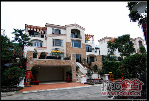 碧桂园豪园正式签约"华润万家 收楼可享受