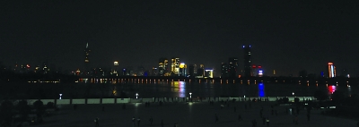 南京400余幢大楼 昨晚同时熄灯一小时