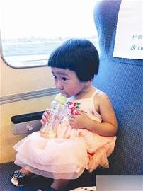 动车事故获救小女孩父母遇难 可能面临截肢