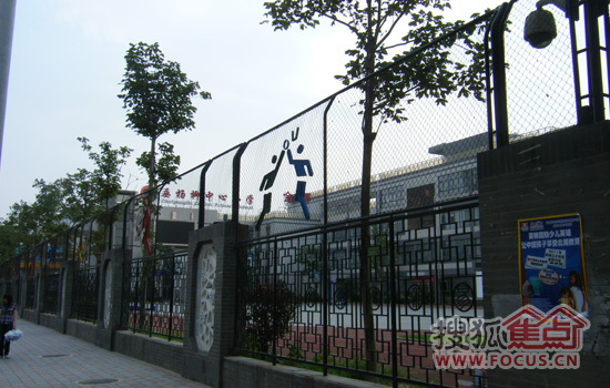 区域内及周边教育资源丰富