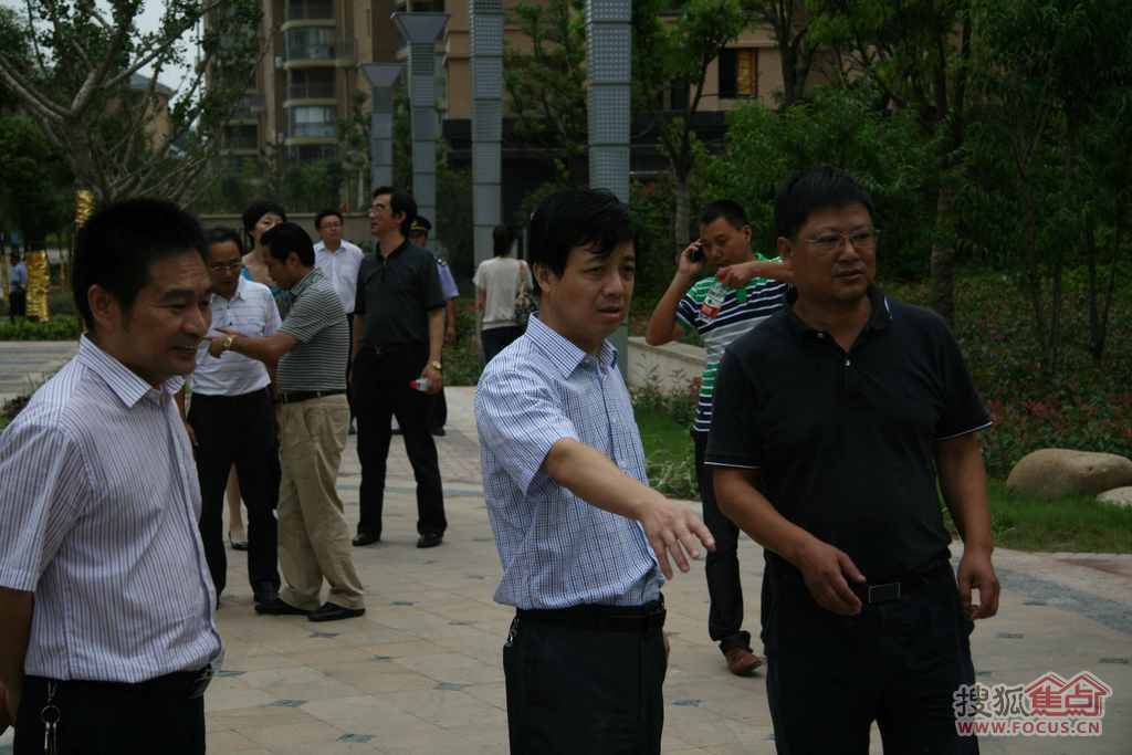 淮安住建局徐子佳局长在香格里拉花园现场
