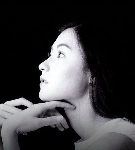 如何给女生拍侧脸 b_64792018.jpg