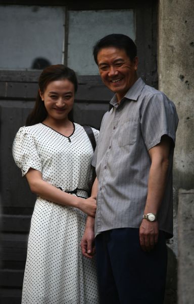 《新亮剑》开播 新老李云龙家居大对决(组图)