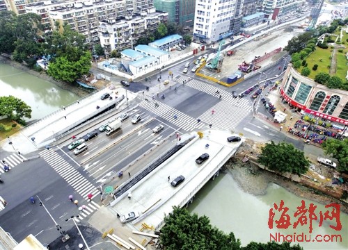 华林四桥两侧架起钢便桥 地铁斗门站围挡西扩