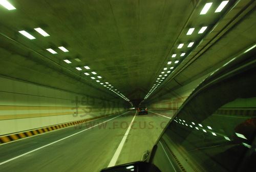海八路金融隧道工程内部