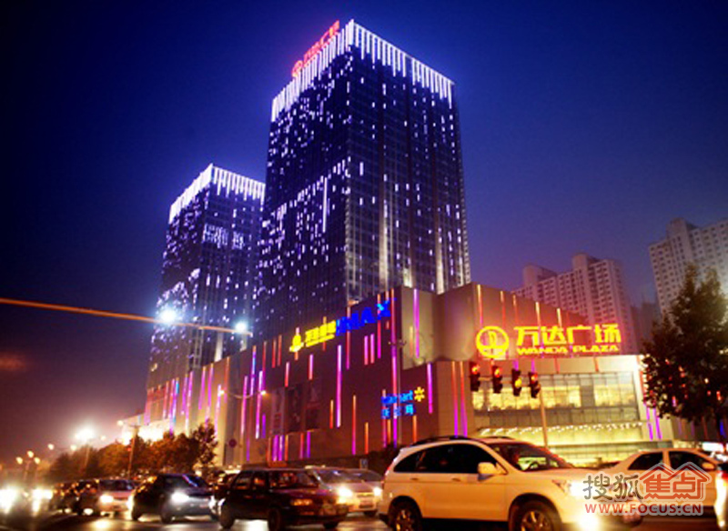 在客户的热切期盼与市场的持续关注中,6月16日,郑州二七万达广场高尚