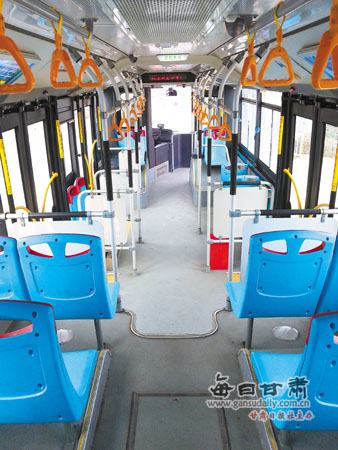 在经历了21个月的漫长工期后,兰州首条快速公交专线brt(busrapid