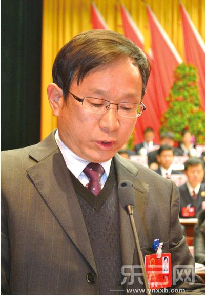 1月11日，时任大理市代市长的李福安向大会作《政府工作报告》
