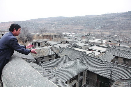 梁家村