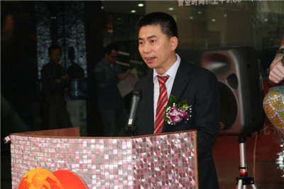 中国陶瓷工业协会马赛克专业委员会秘书长、中国马赛克城总经理杨瑞鸿先生致辞