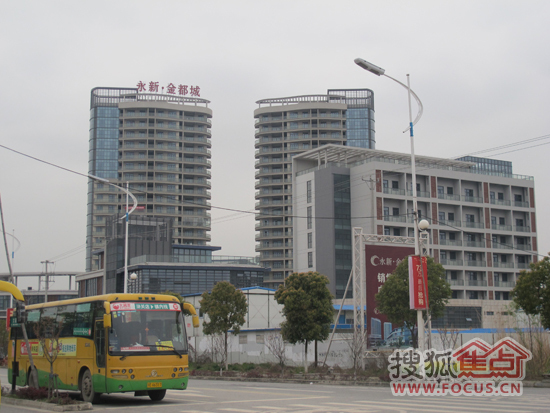 浒关大润发附近的永新金都城