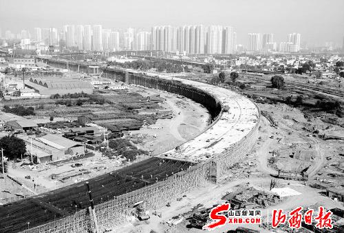俯瞰建设中的太原西中环快速通道(图)
