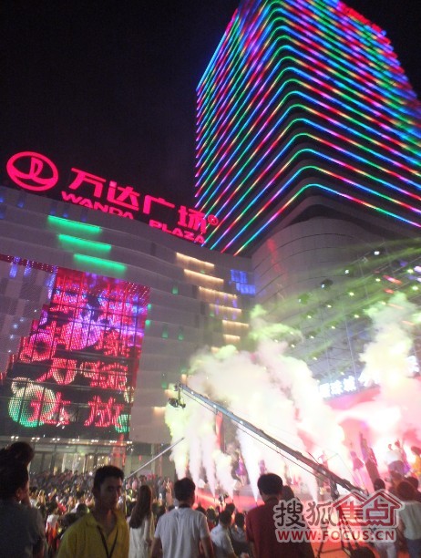 林志颖助阵现身蚌埠万达电影大商业亮灯广场三十年代老插曲金典仪式图片