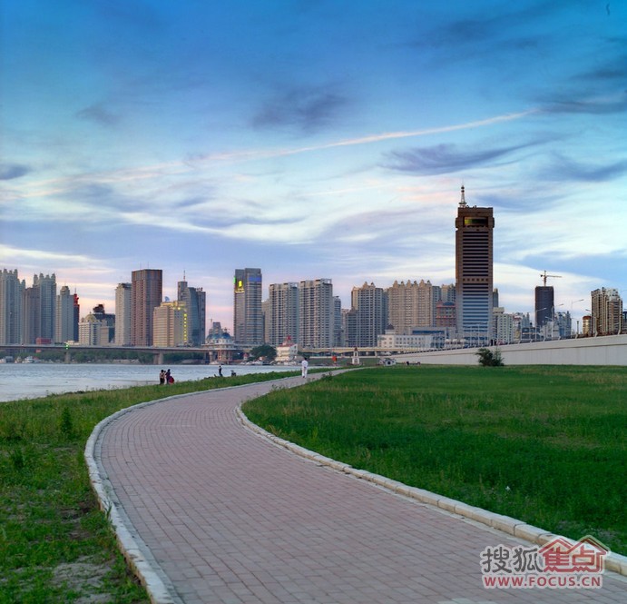 中国人口数量变化图_哈尔滨城市人口数量
