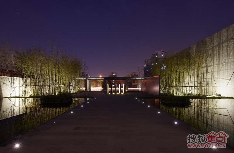 中航樾府售楼处夜景 夜色撩人老房子!