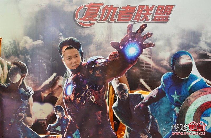 角色融入欢乐大合照,圆你超级英雄梦