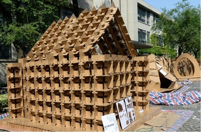 同济大学建造节奇思妙想纸板盖楼