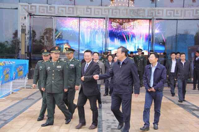 江西省军区司令员视察南昌万达城项目