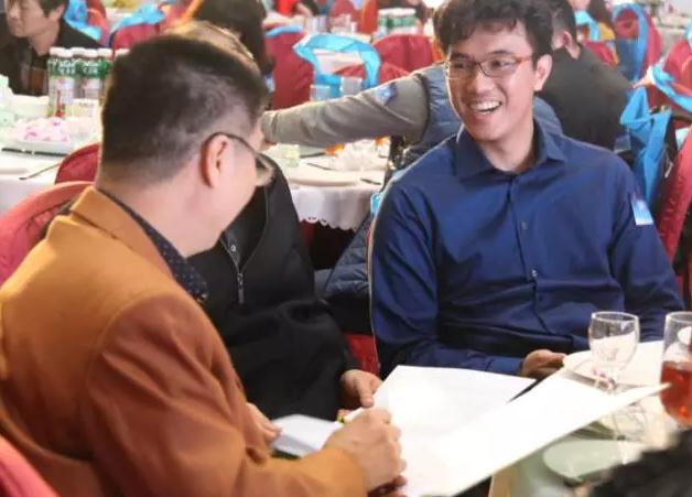 京东快递员收入_装修材料员收入(3)